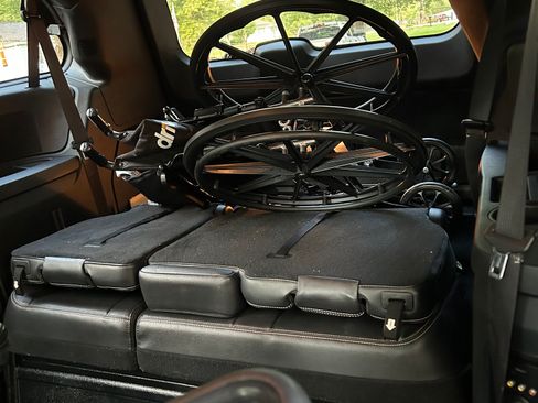 Used 2016 Dodge Grand Caravan SXT image 6