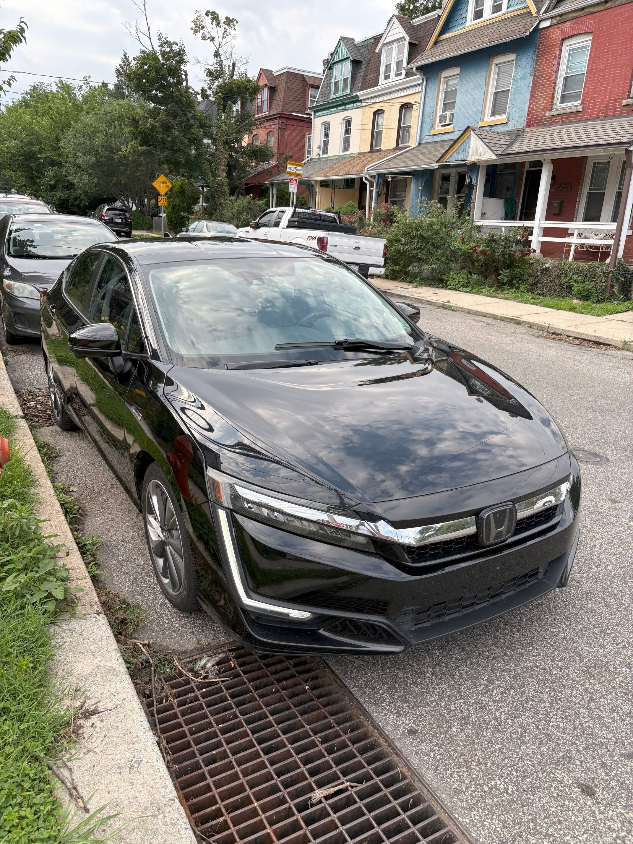 Used 2018 Honda Clarity Touring image 2