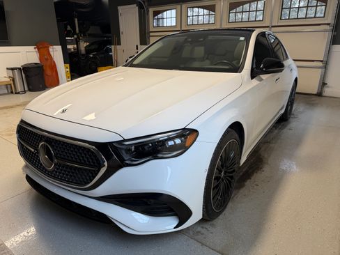 Used 2024 Mercedes-Benz E 350 4MATIC Sedan image 4