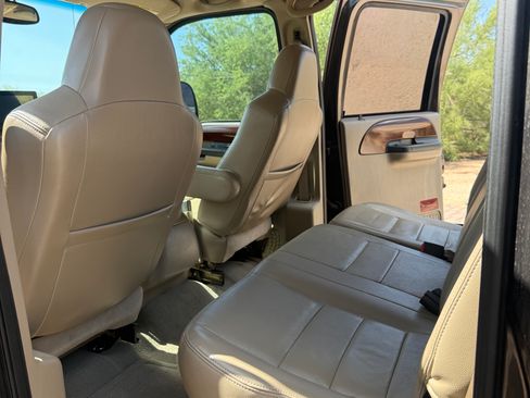 Used 2005 Ford F250 Lariat AWD/4WD image 11