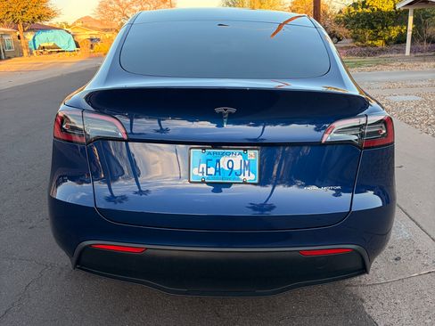 Used 2023 Tesla Model Y Long Range image 10