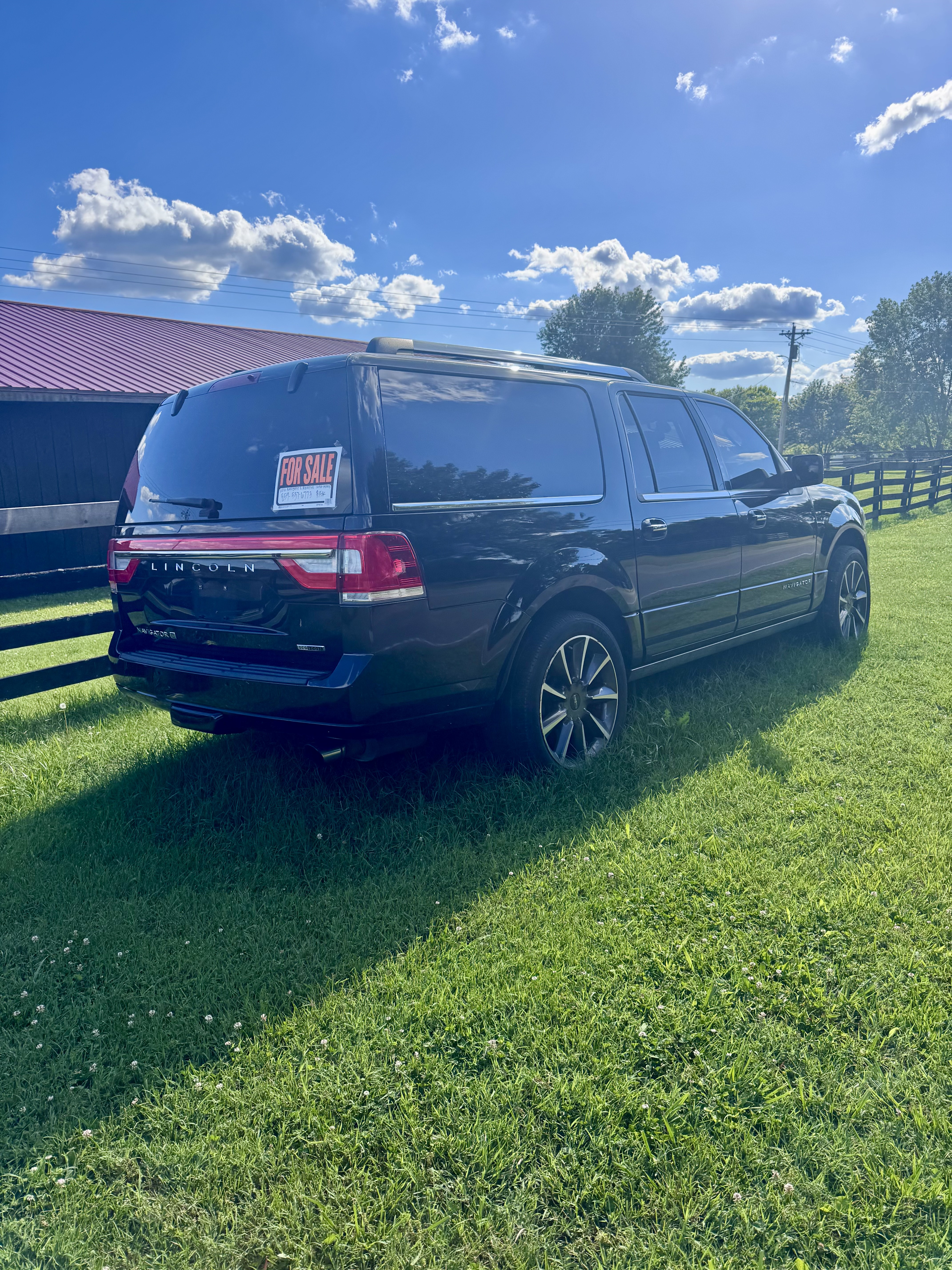 Used 2016 Lincoln Navigator L Reserve AWD/4WD image 2