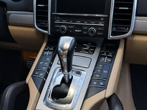 Used 2014 Porsche Cayenne image 14