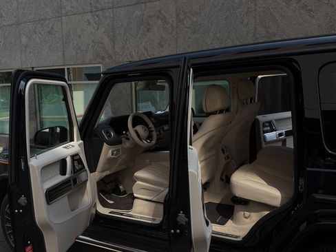 Used 2025 Mercedes-Benz G 63 AMG AMG G 63 Sport Utility 4D image 10