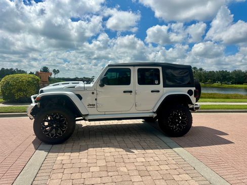Used 2021 Jeep Wrangler Unlimited Rubicon AWD/4WD image 17