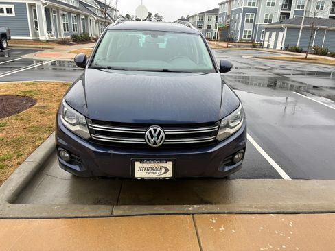 Used 2016 Volkswagen Tiguan SE image 4