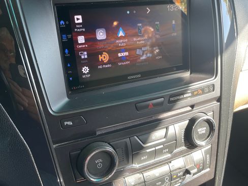 Used 2016 Ford Explorer XLT w/ Equipment Group 202A image 11