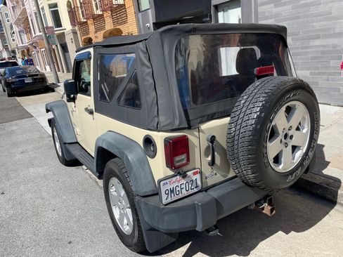 Used 2011 Jeep Wrangler Sport AWD/4WD image 5