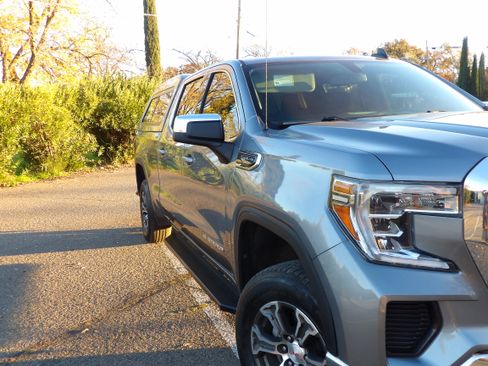 Used 2019 GMC Sierra 1500 SLE w/ SLE Value Package image 6