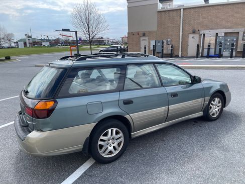 Used 2002 Subaru Outback Wagon image 2
