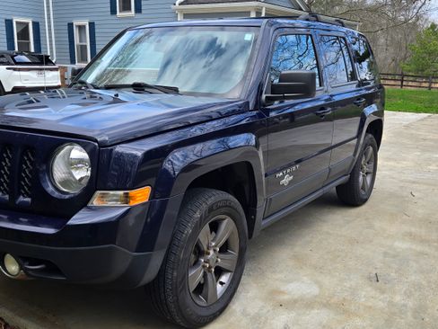 Used 2013 Jeep Patriot Latitude w/ Freedom Edition Pkg image 1