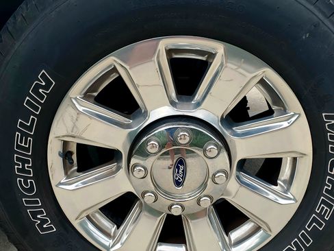 Used 2010 Ford F250 XLT image 16