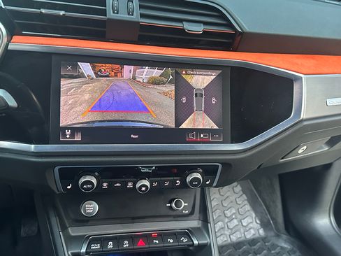 Used 2019 Audi Q3 2.0T Prestige image 11