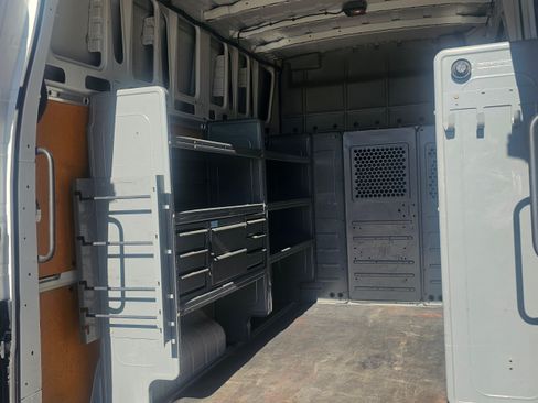 Used 2015 Nissan NV 2500 SV w/ Technology Package image 6