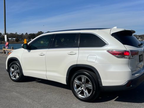 Used 2015 Toyota Highlander Limited Platinum image 6