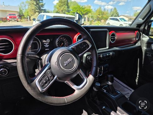 Used 2023 Jeep Gladiator Rubicon w/ Cold Weather Group image 11