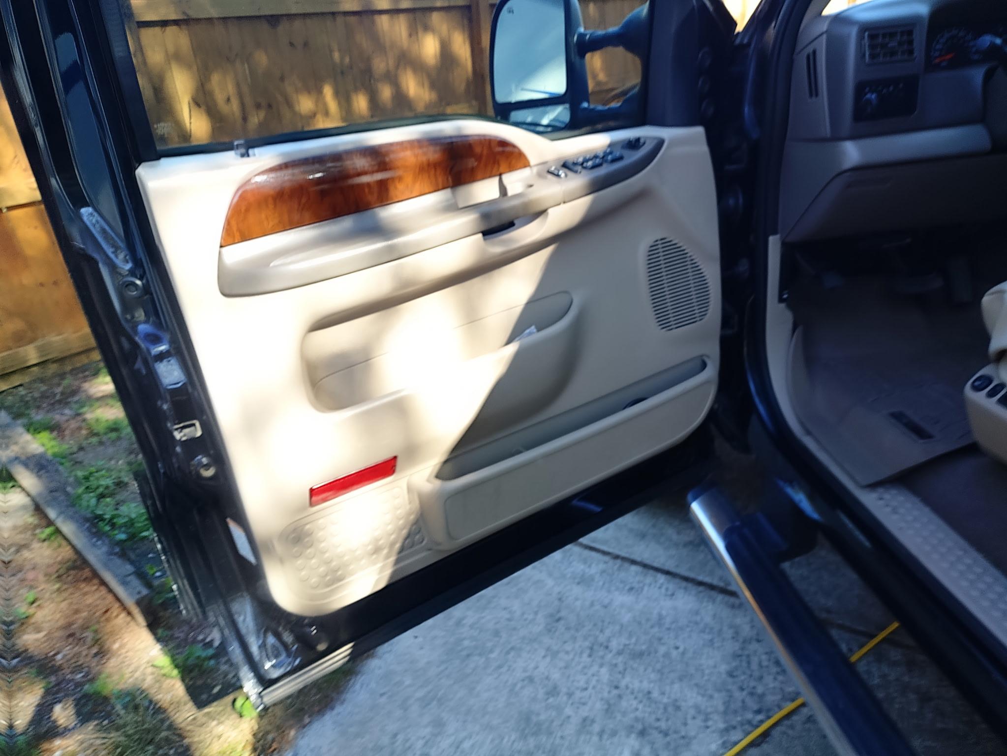 Used 2004 Ford F350 Lariat AWD/4WD image 9