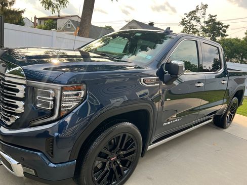 Used 2022 GMC Sierra 1500 Denali w/ Denali Reserve Package image 4