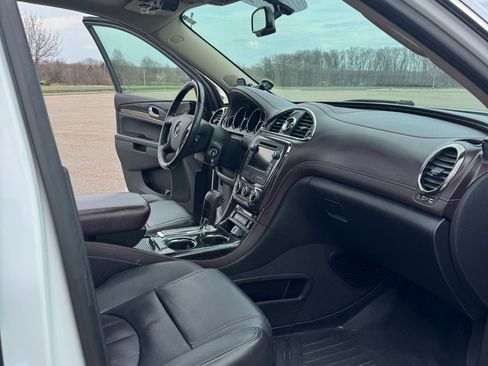 Used 2017 Buick Enclave Leather image 9
