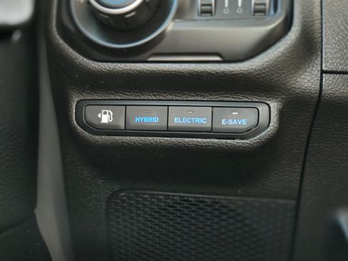 Used 2021 Jeep Wrangler Unlimited Sahara w/ Safety Group image 13