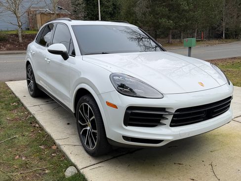 Used 2019 Porsche Cayenne S image 2