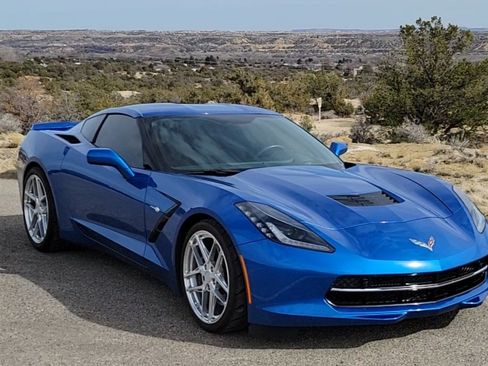Used 2016 Chevrolet Corvette Stingray Coupe w/ 3LT Preferred Equipment Group image 16