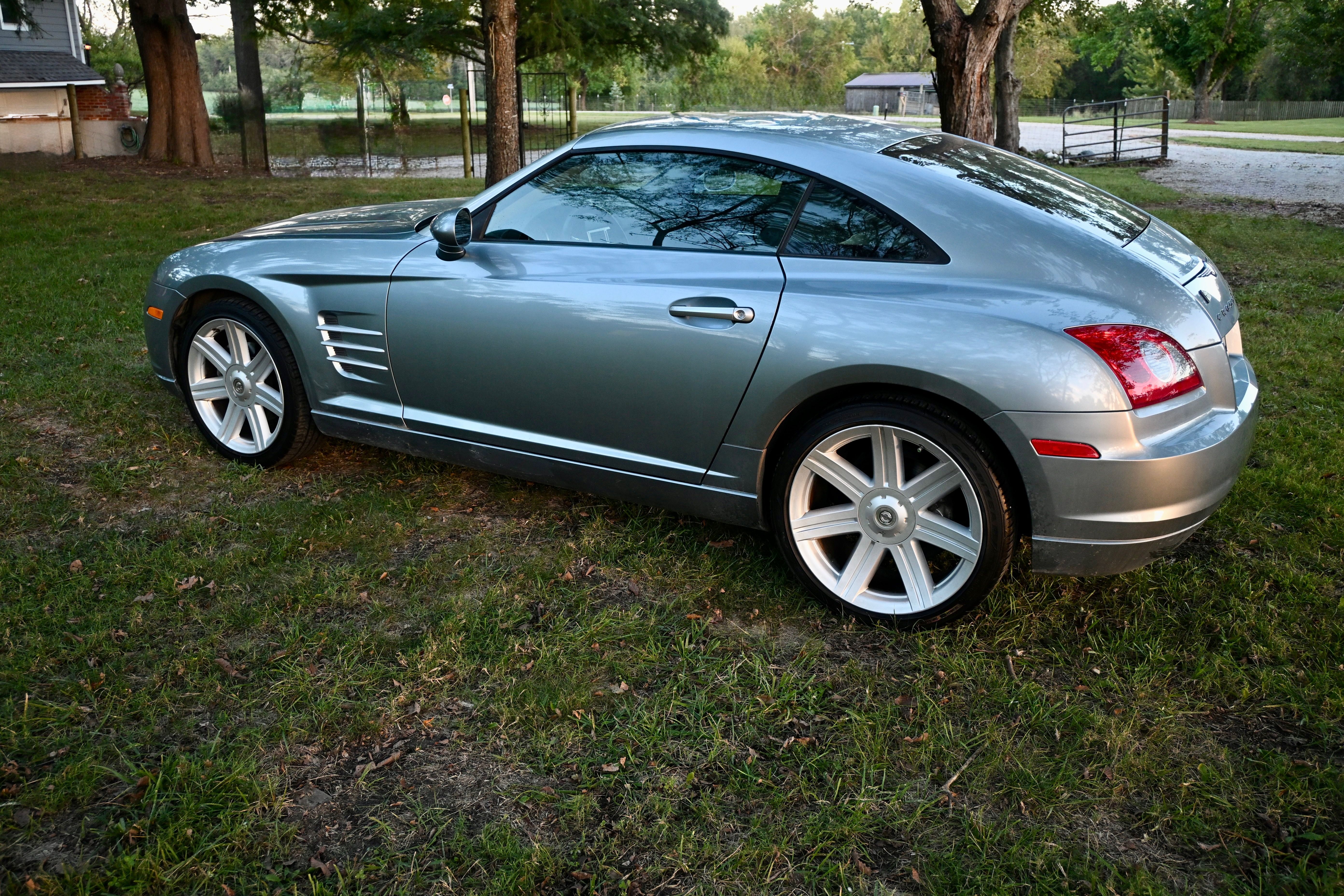 Used 2005 Chrysler Crossfire Limited RWD image 9