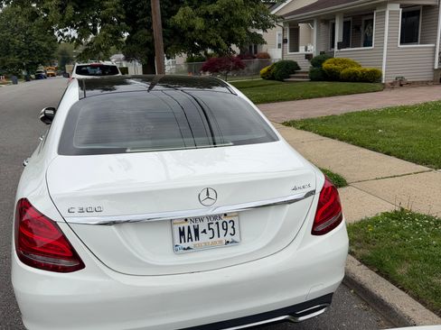 Used 2016 Mercedes-Benz C 300 4MATIC Sedan image 2