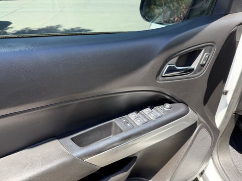 Used 2021 Chevrolet Colorado LT AWD/4WD image 19