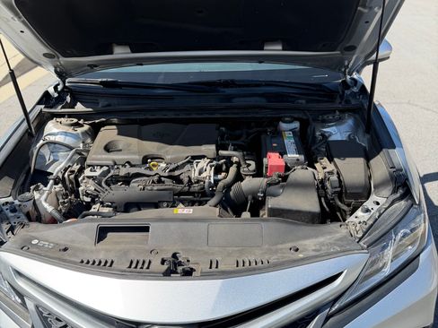Used 2018 Toyota Camry SE FWD image 4