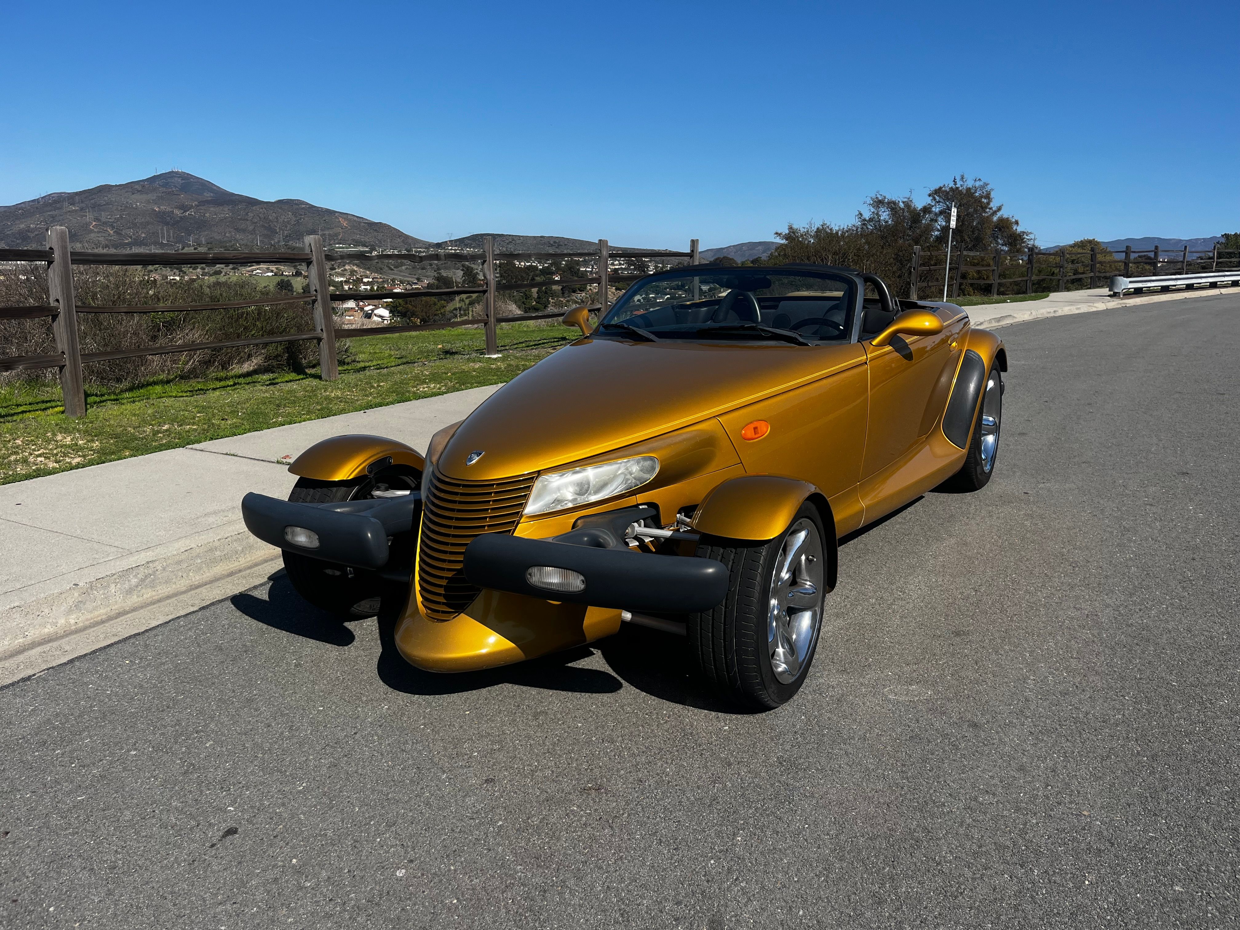 Used 2002 Chrysler Prowler RWD image 1