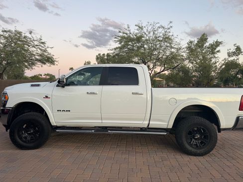 Used 2020 RAM 3500 Laramie image 11