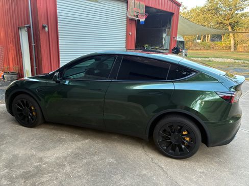 Used 2022 Tesla Model Y Long Range AWD/4WD image 6