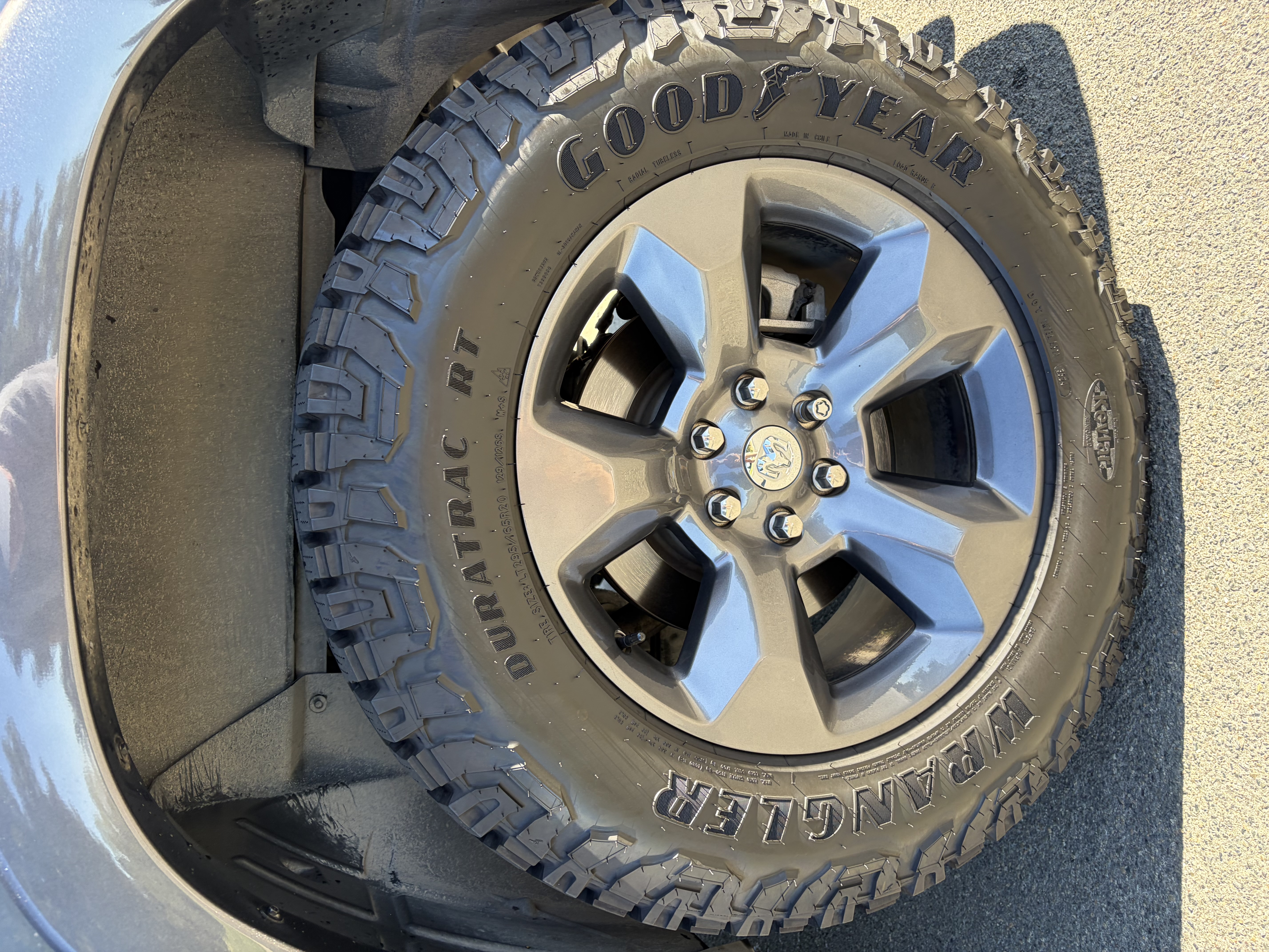 Used 2019 RAM 1500 Laramie AWD/4WD image 6