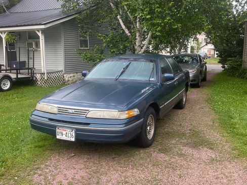 Used 1993 Ford Crown Victoria LX RWD image 1