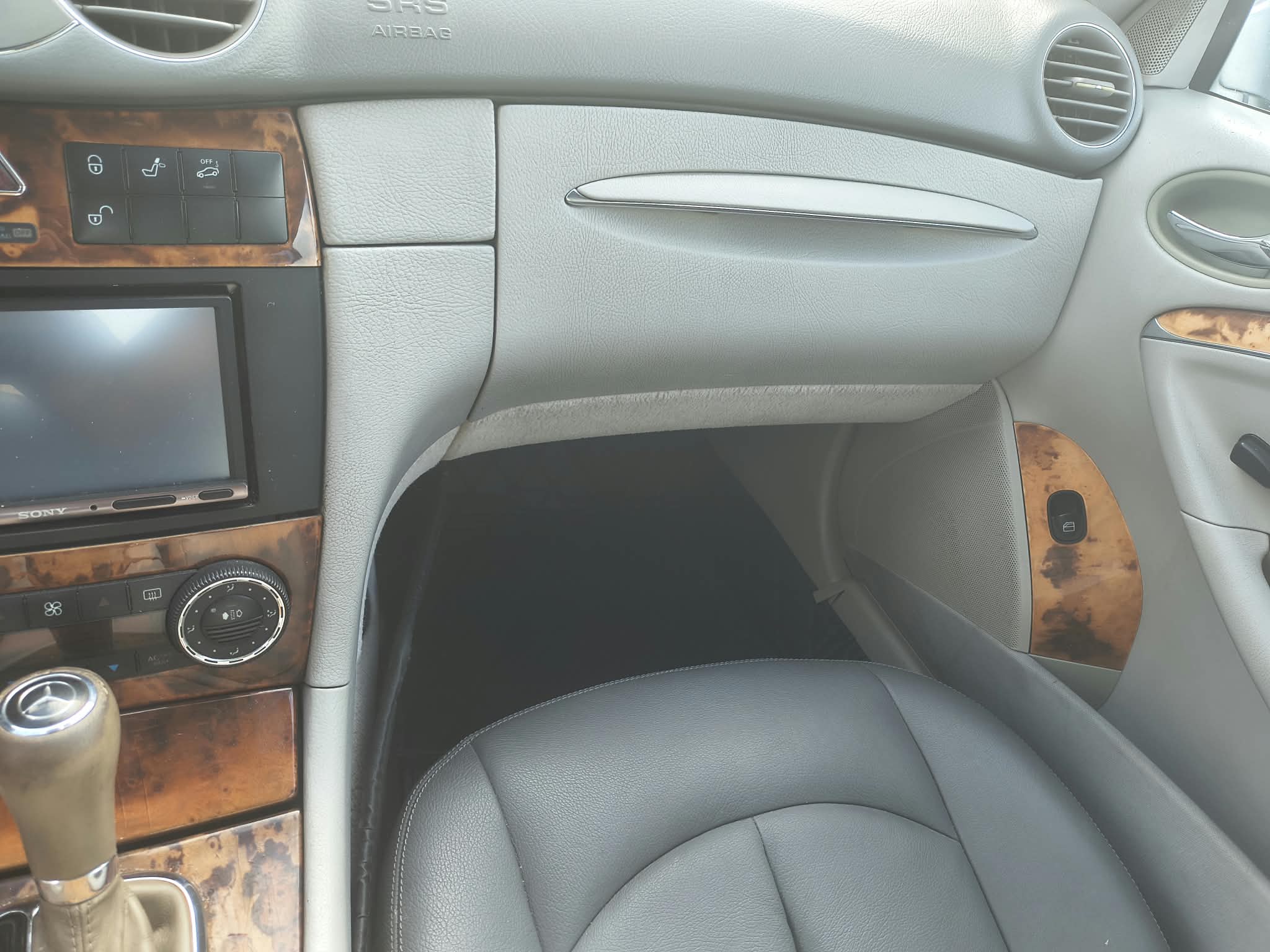 Used 2005 Mercedes-Benz CLK 500 Coupe image 9