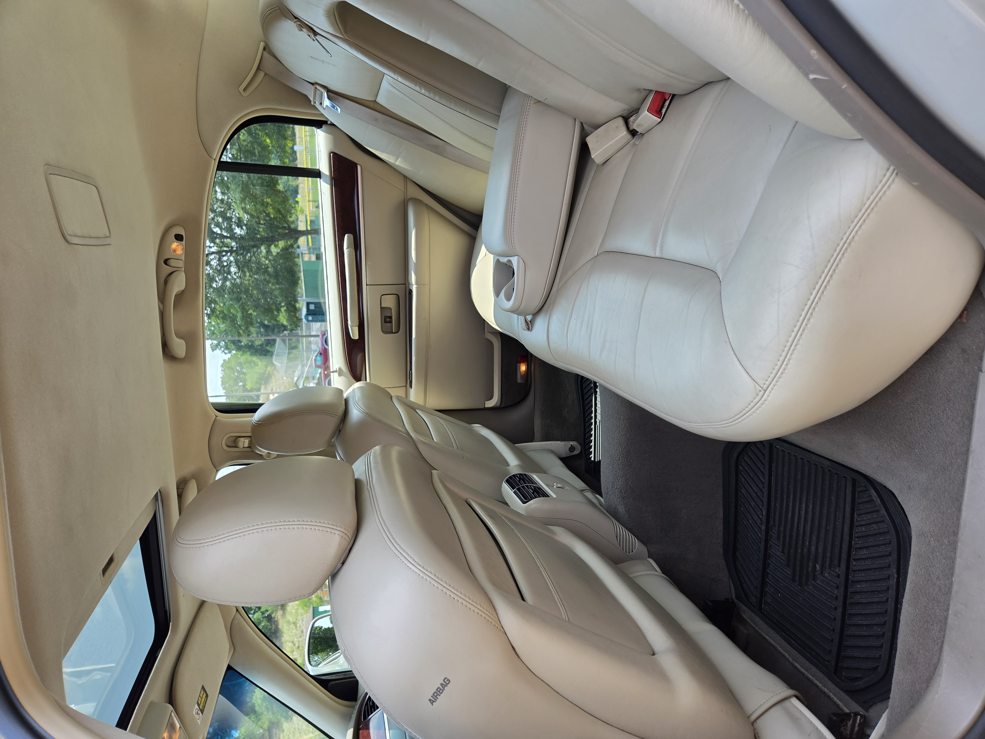 Used 2005 Lincoln Town Car Signature Limited RWD image 17