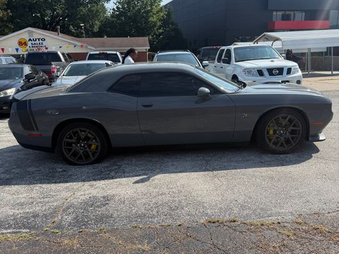 Used 2017 Dodge Challenger R/T Scat Pack RWD image 12