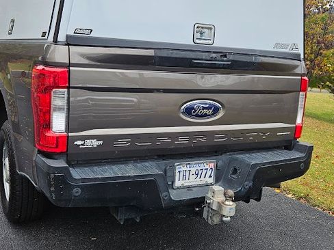 Used 2019 Ford F250 XL w/ Power Equipment Group image 4