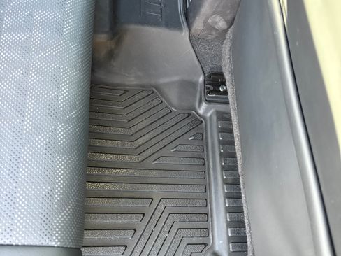 Used 2024 Toyota Tacoma TRD Off-Road image 19