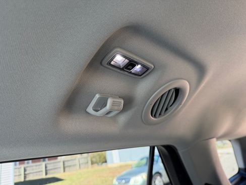 Used 2022 Ford Explorer XLT w/ Equipment Group 202A image 29