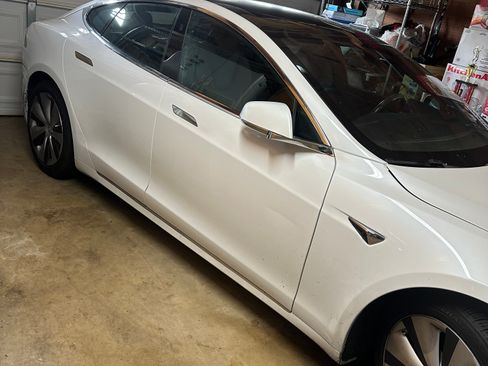 Used 2021 Tesla Model S AWD image 4