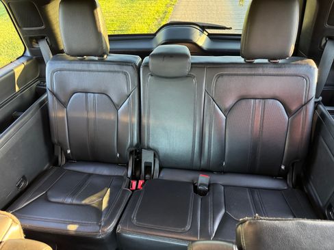 Used 2018 Ford Expedition Limited AWD/4WD image 12