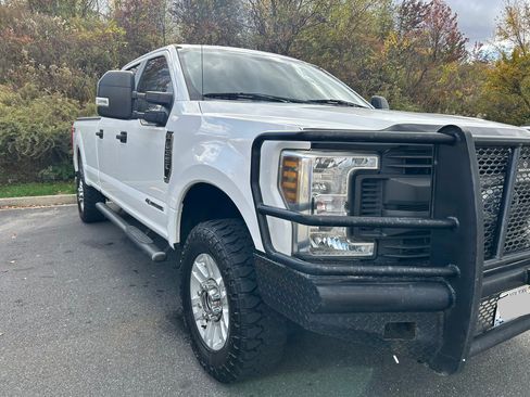 Used 2019 Ford F350 XL w/ Power Equipment Group image 10
