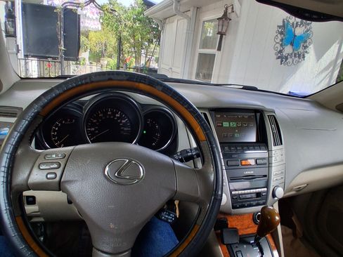 Used 2004 Lexus RX 330 FWD image 16