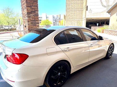 Used 2015 BMW 320i Sedan RWD image 4