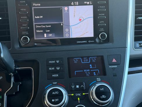 Used 2018 Toyota Sienna XLE Premium FWD image 15