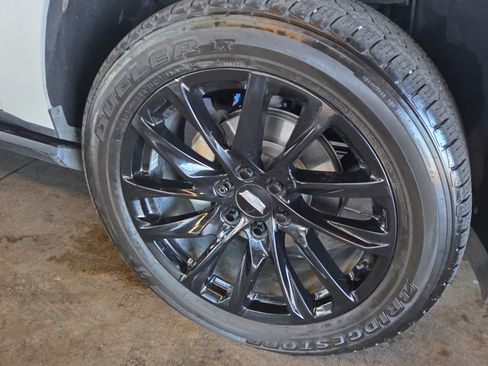 Used 2023 Cadillac Escalade ESV Sport w/ LPO, ONYX Package image 18