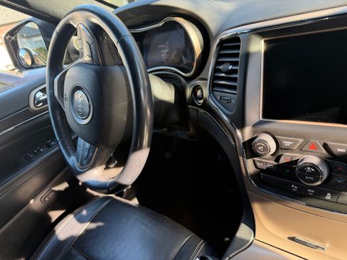 Used 2015 Jeep Grand Cherokee Limited image 2