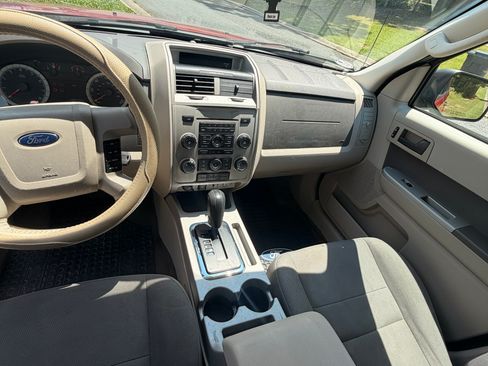 Used 2010 Ford Escape XLT FWD image 9